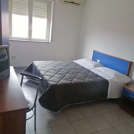 فندق Hotel Parnaso 3*